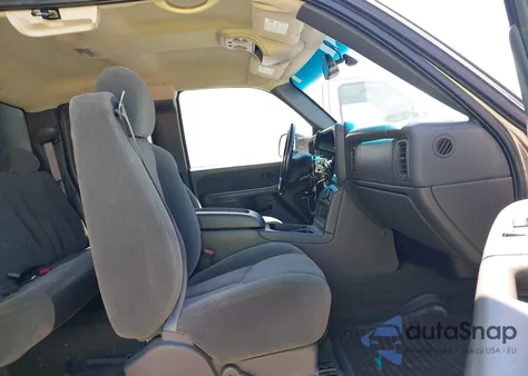 2003 Chevrolet Silverado K1500 z USA, uszkodzony, nr VIN 1GCEK19T73E193354